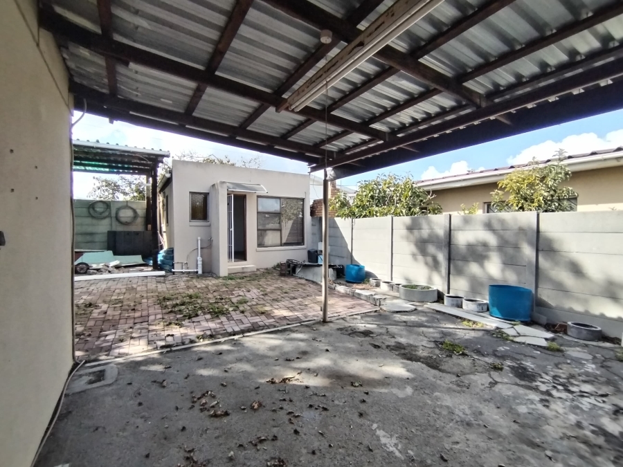 4 Bedroom Property for Sale in Protea Heights Western Cape